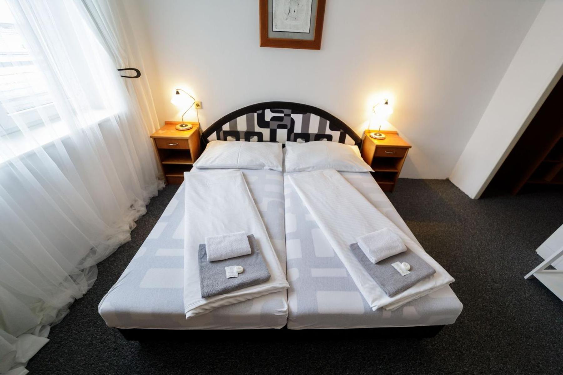 Hotel Peliny Chocen Екстериор снимка