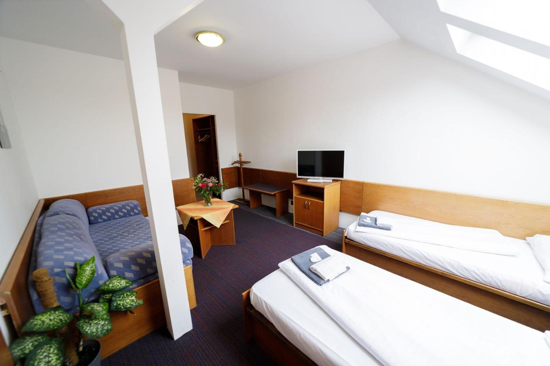 Hotel Peliny Chocen Екстериор снимка