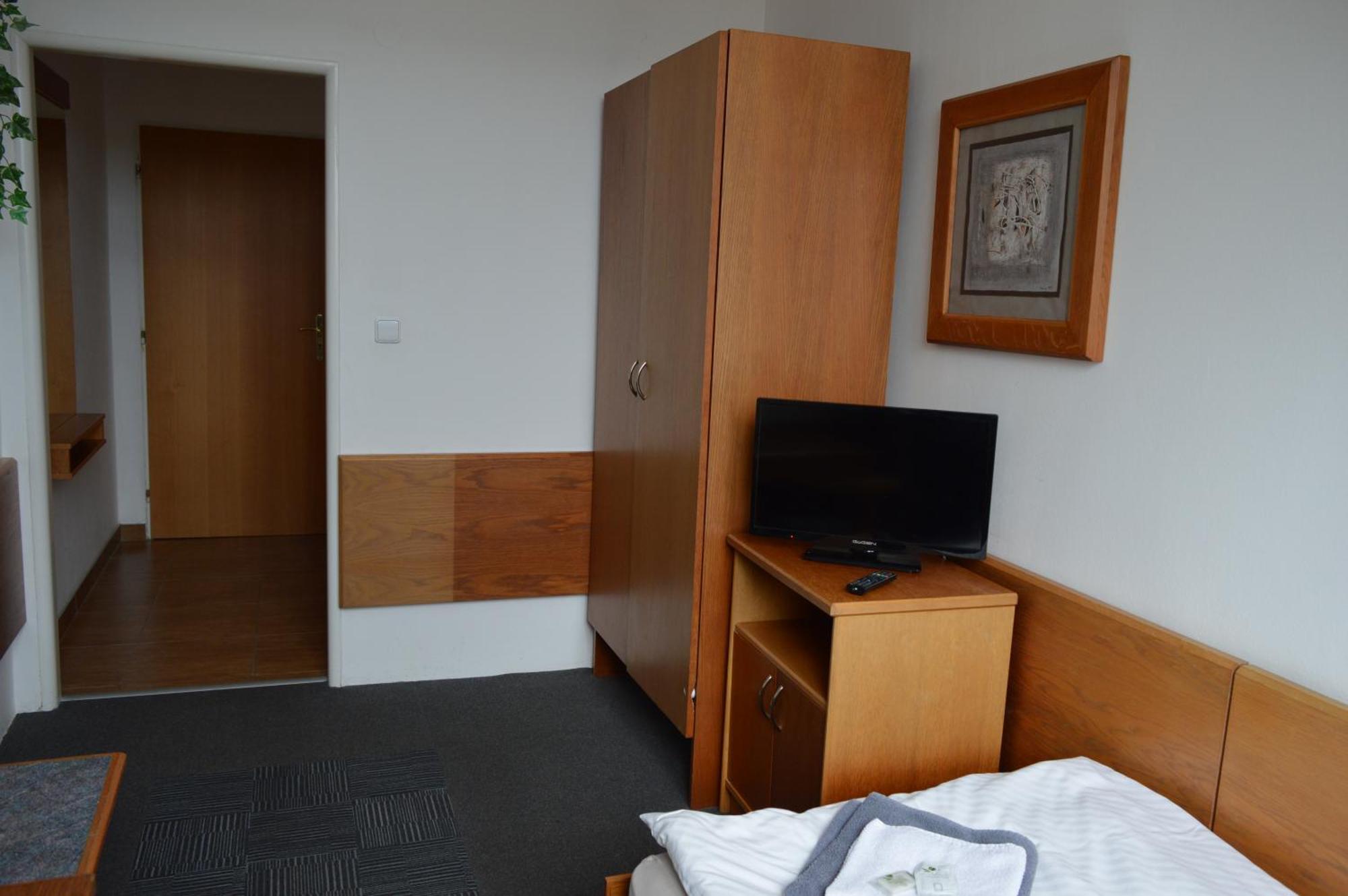 Hotel Peliny Chocen Екстериор снимка